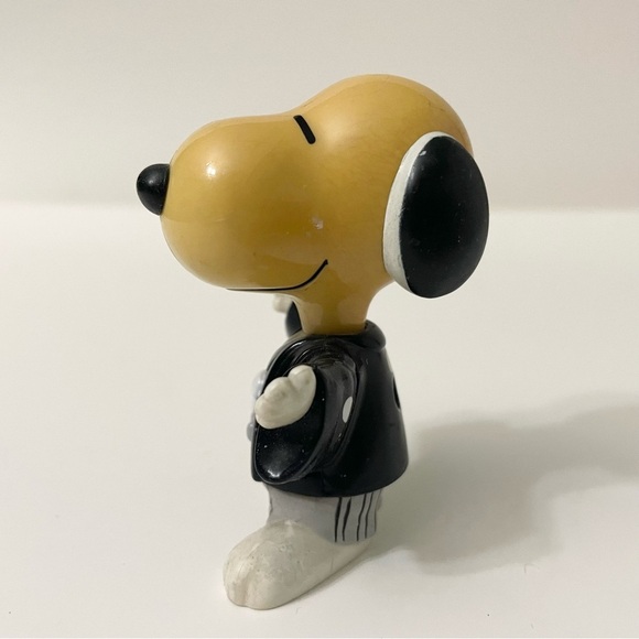 Vintage Snoopy World Tour Figure Toy - Picture 3 of 12